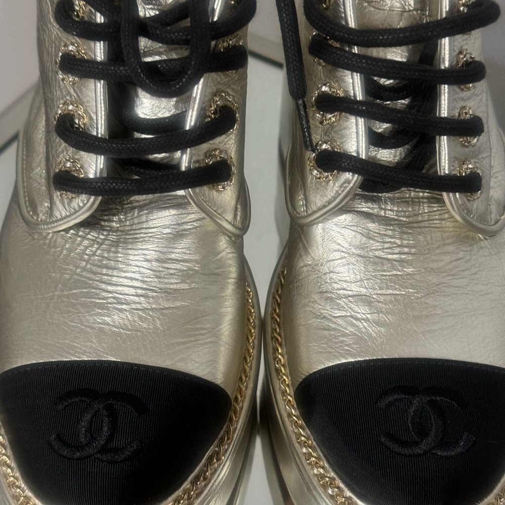 CHANEL BOOTS - Picture 10 of 16